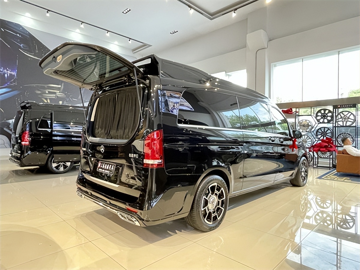 新款奔驰v260l高顶定制版,静谧之夜豪华七座商务车