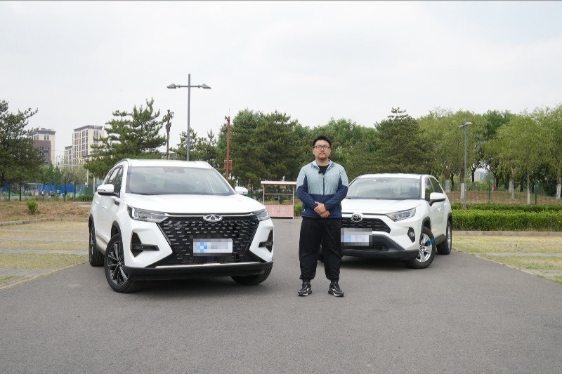 配置拉满价格更低 奇瑞瑞虎8PRO对比丰田RAV4