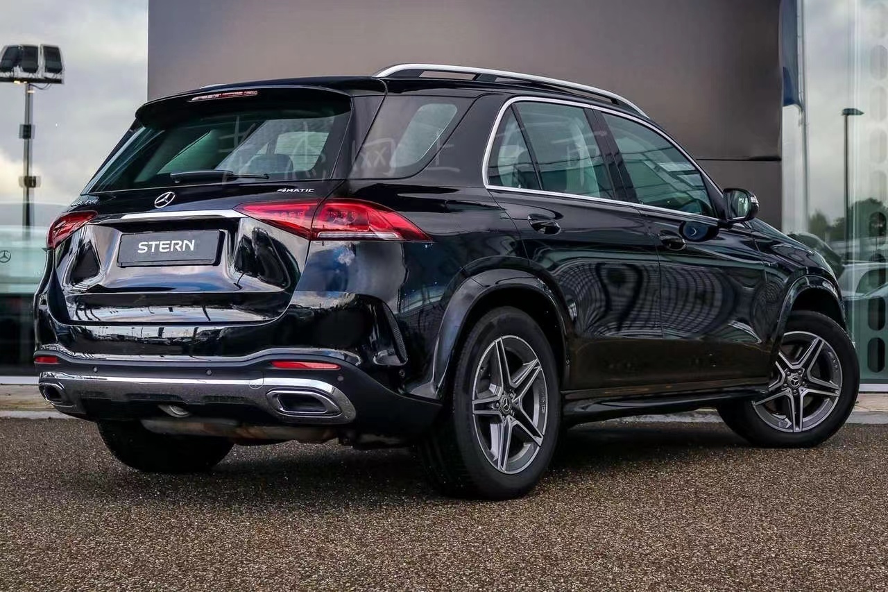 新款奔驰gle350亮相!运动元素暴增,竞争宝马x5,四驱更给力