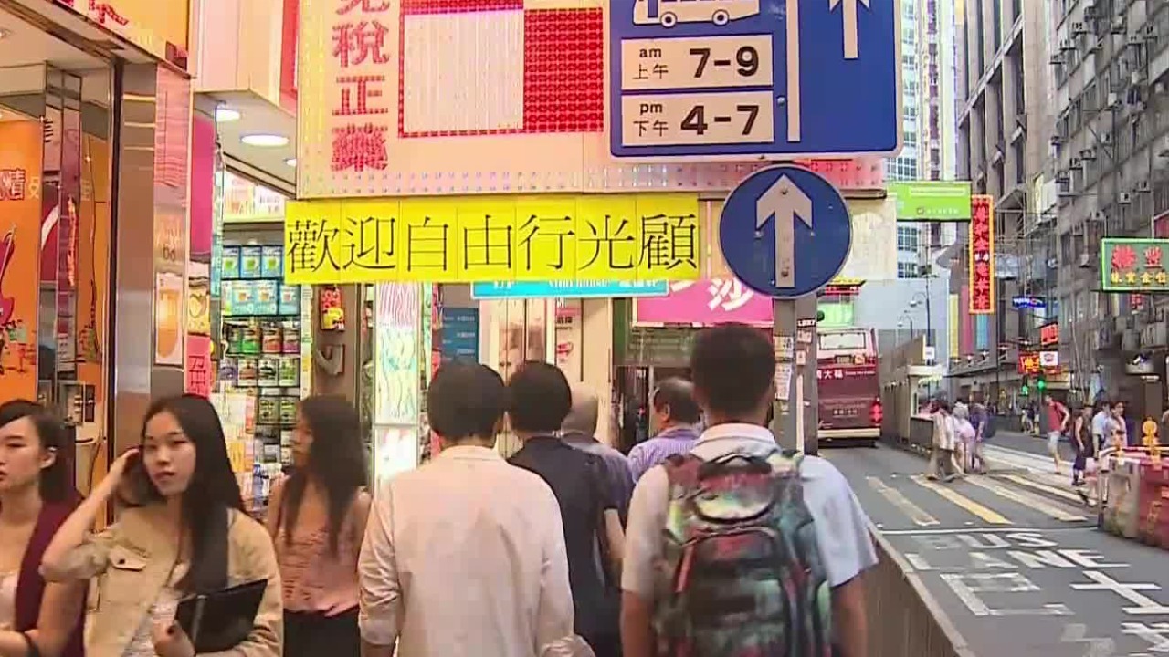 2003年"内地居民香港自由行"开通,cepa的签署也促进了香港经济增长_凤