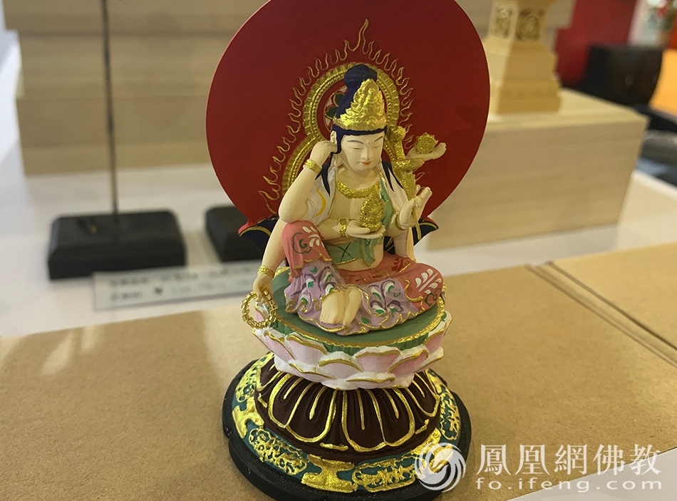 瓯越工艺义卖品——如意轮观音(图片来源:凤凰网佛教 摄影:李保华)