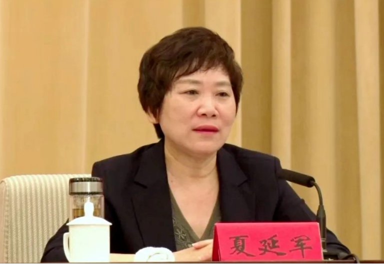 夏延军代表中共河北省委致贺词