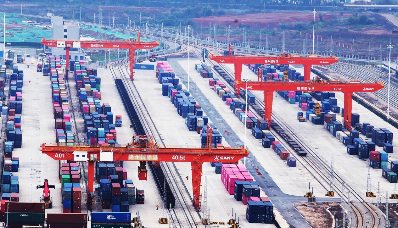 赣州国际陆港是我国第八个内陆开放口岸，是赣州探索双向开放发展的又一重要举措。