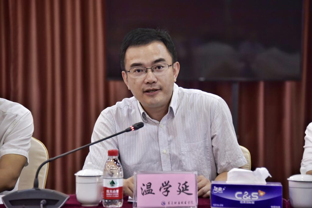 赣州职业技术学院与东莞职业技术学院签订协作发展协议