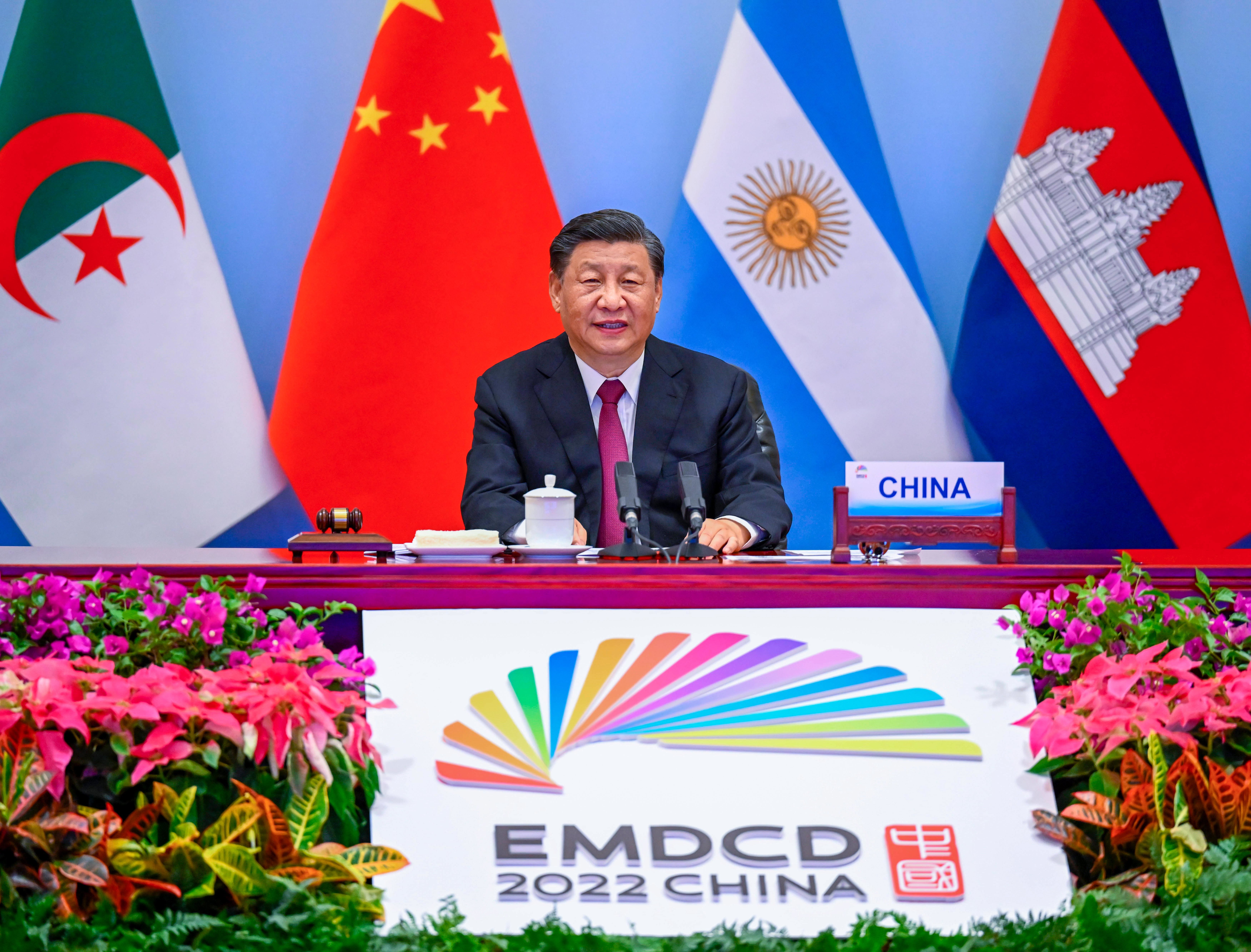 6月24日晚，国家主席习近平在北京以视频方式主持全球发展高层对话会并发表题为《构建高质量伙伴关系　共创全球发展新时代》的重要讲话。