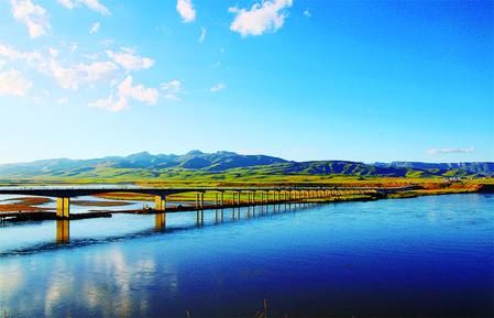 建成通车的玛曲黄河特大桥