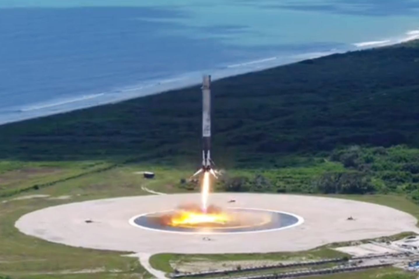 马斯克：BFR大火箭更名为“星际飞船” 未来要离开太阳系_凤凰网