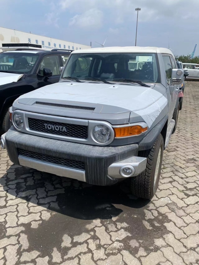 极限运动版 672022款丰田fj国六现车到港,最新报价优惠,多款配置