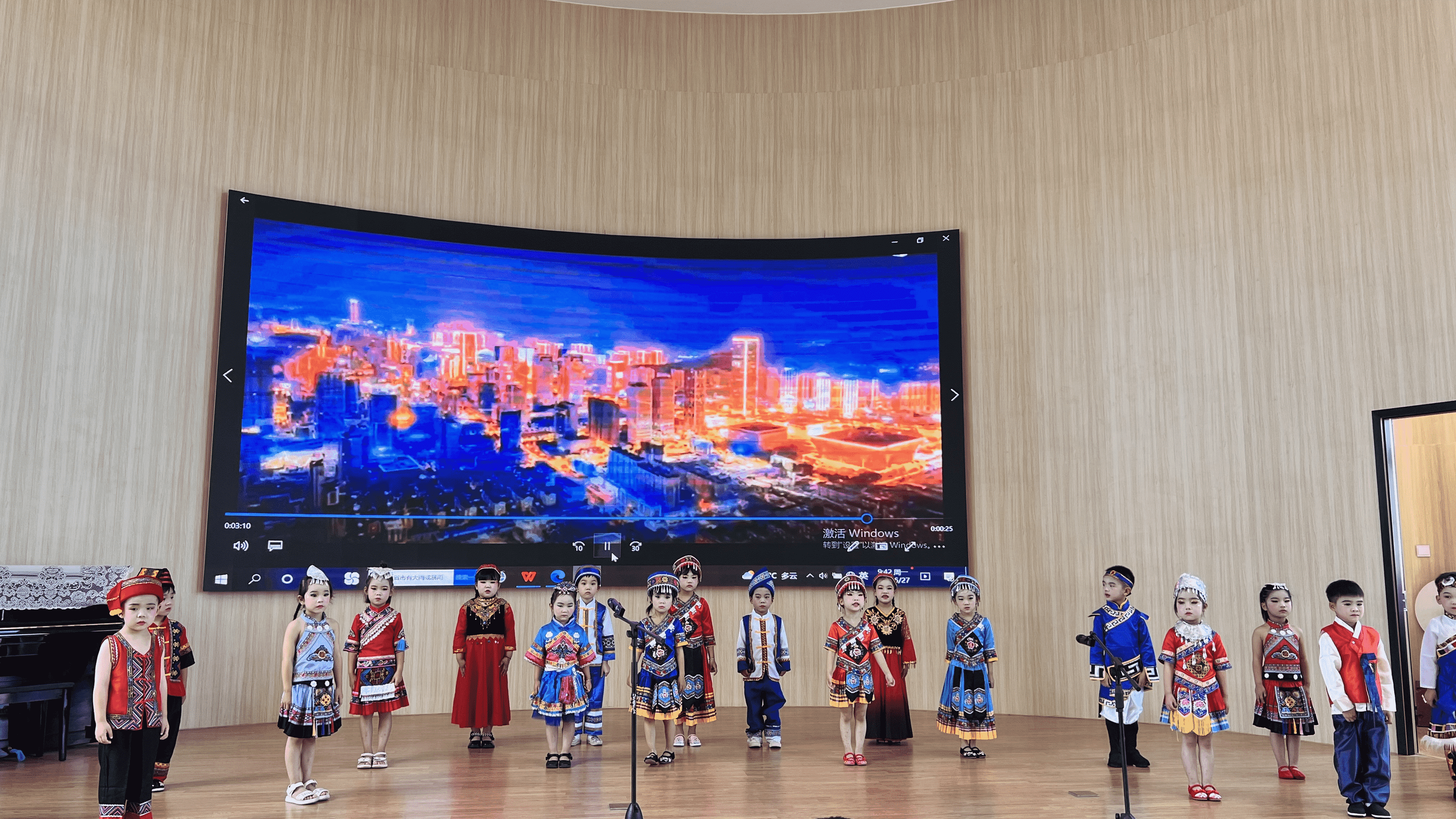 台州各民族学生同心庆祝党的生日