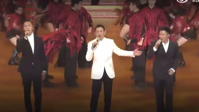 香港回归25周年晚会三大男神同框！刘德华谢霆锋陈伟霆合唱《中国人》