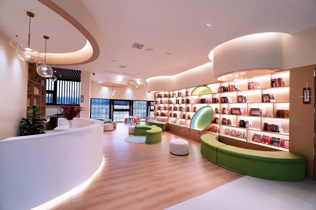 中受到伤害(亿都业主活动中心实拍图)▲融入主题化概念,从色彩,设计