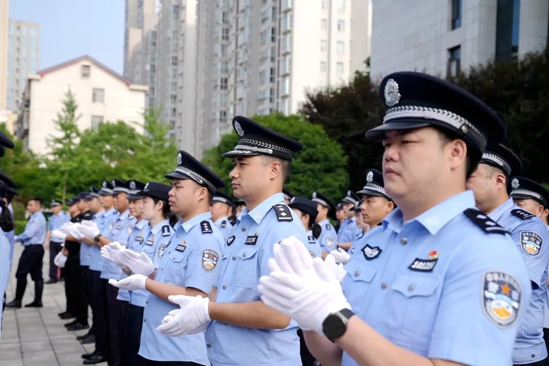 国旗下扬帆再起航武陵公安举行庆祝建党101周年七一升国旗暨光荣在党