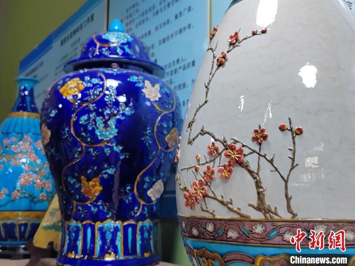 图为张珺靓参与完成的部分作品。　高雨晴 摄