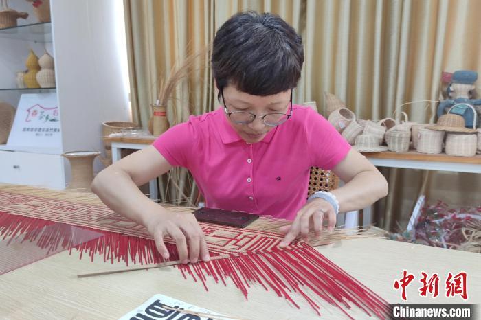 安溪竹藤编技艺传承人：女承父业活态创新