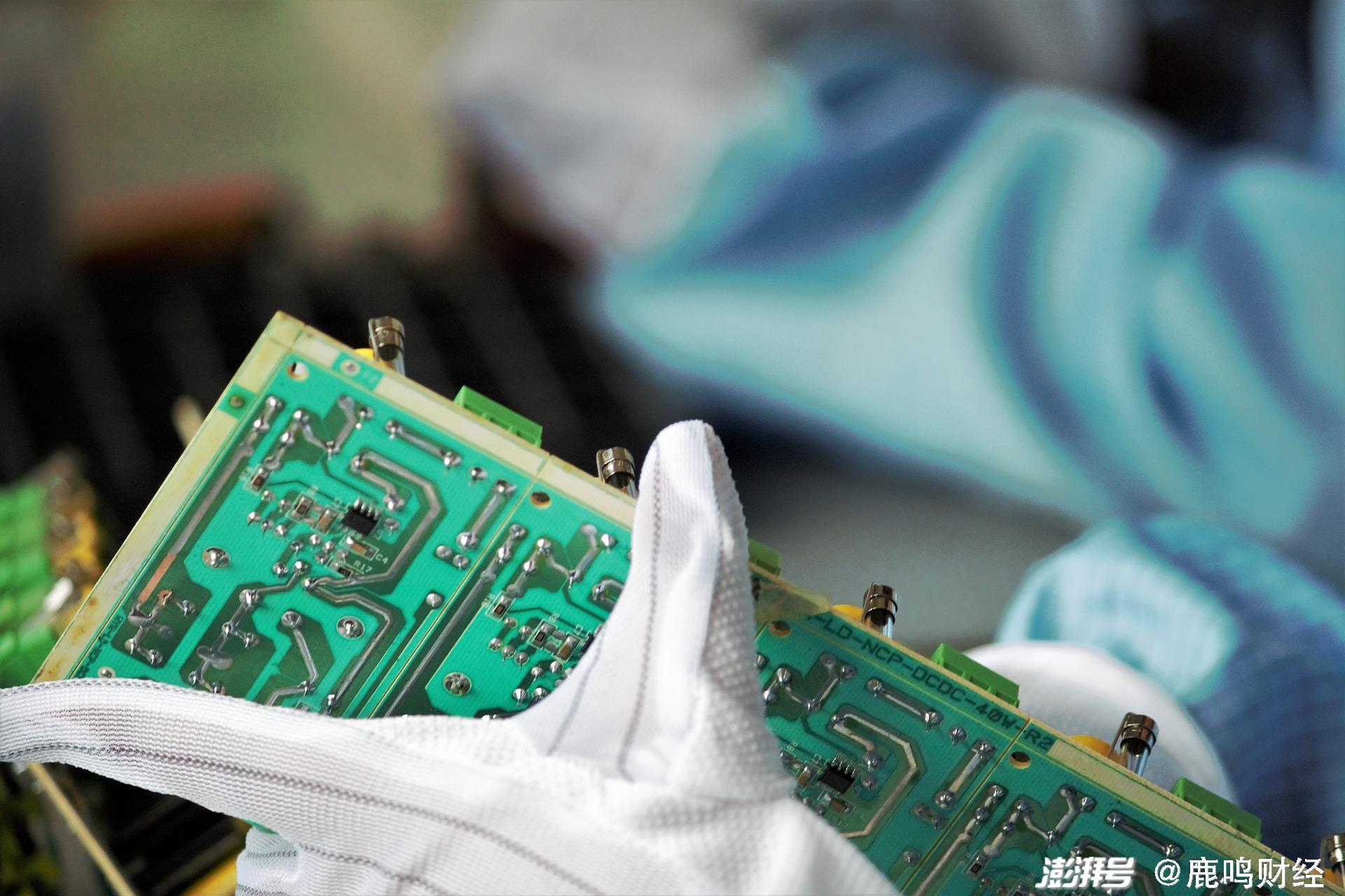 芯片的八大核心材料 82990AE43EF1193AE71C5967F44982E999327819_size235_w1920_h1280.jpg