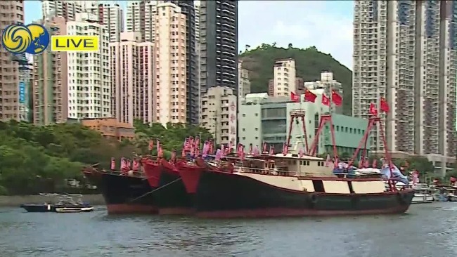 香港渔民团体庆回归 25艘渔船组成5大巡游方阵
