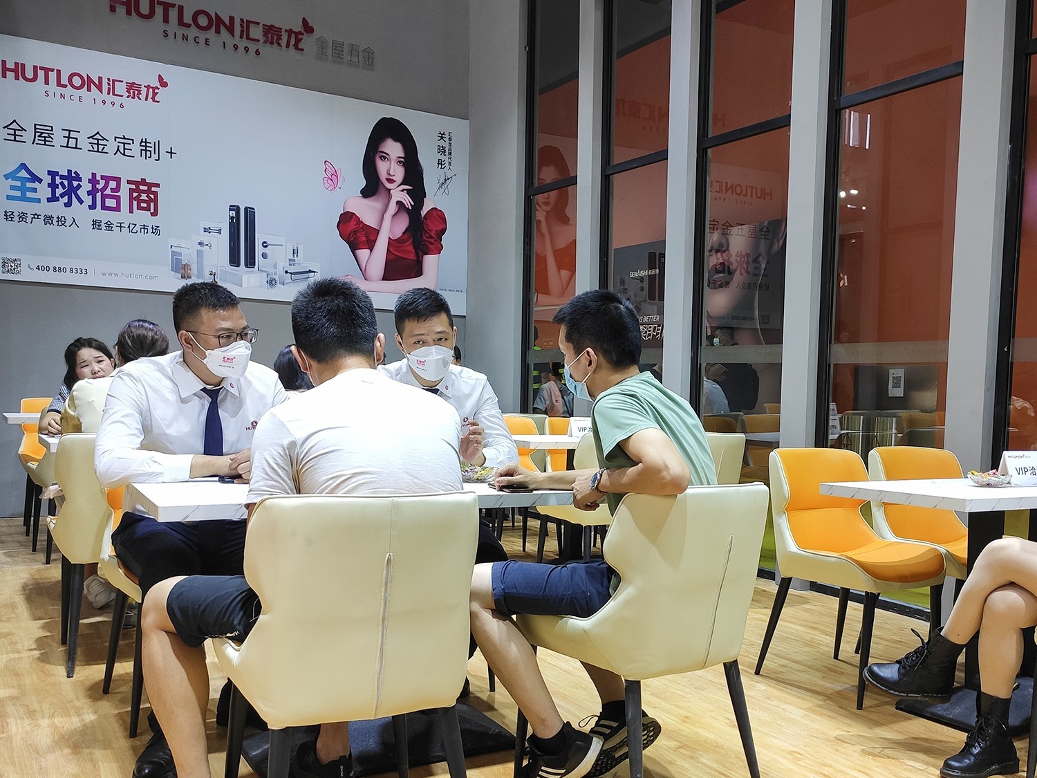 广州定制家居BOB竞猜展丨汇泰龙实力吸睛展位人潮如织！(图4)