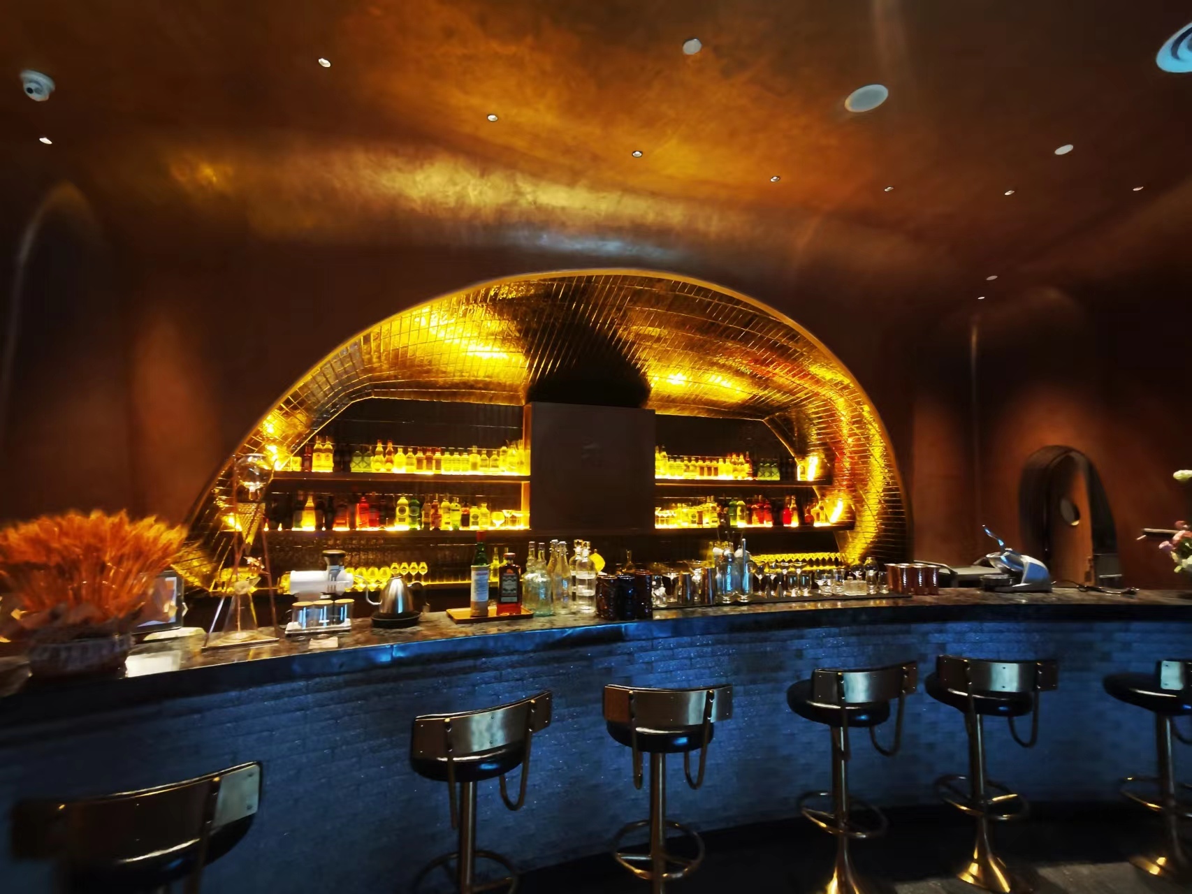 一瓶啤酒“酿出”一座花园|探寻青岛啤酒时光海岸精酿啤酒花园