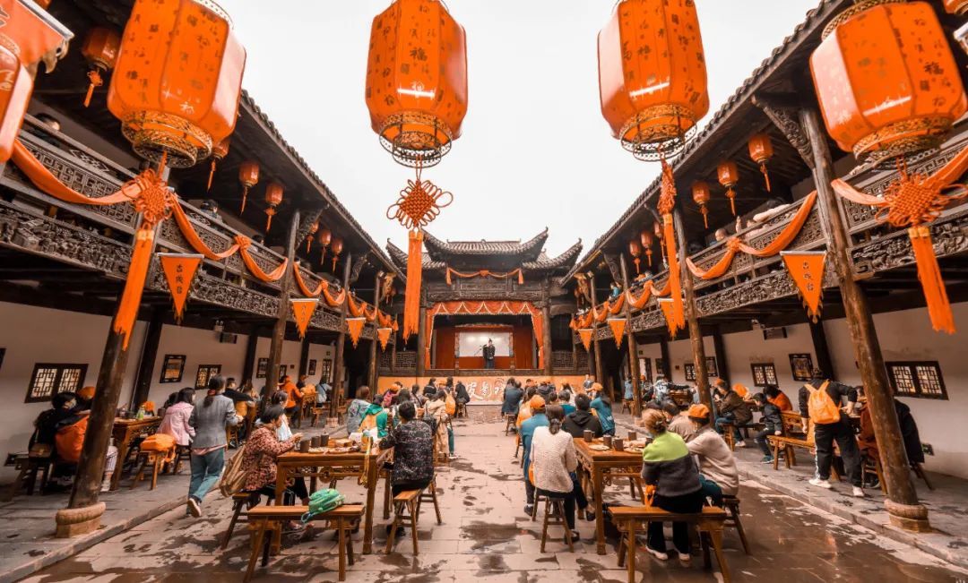 在武汉实施"三乡工程"推动下,花博汇落户大集街天星村.