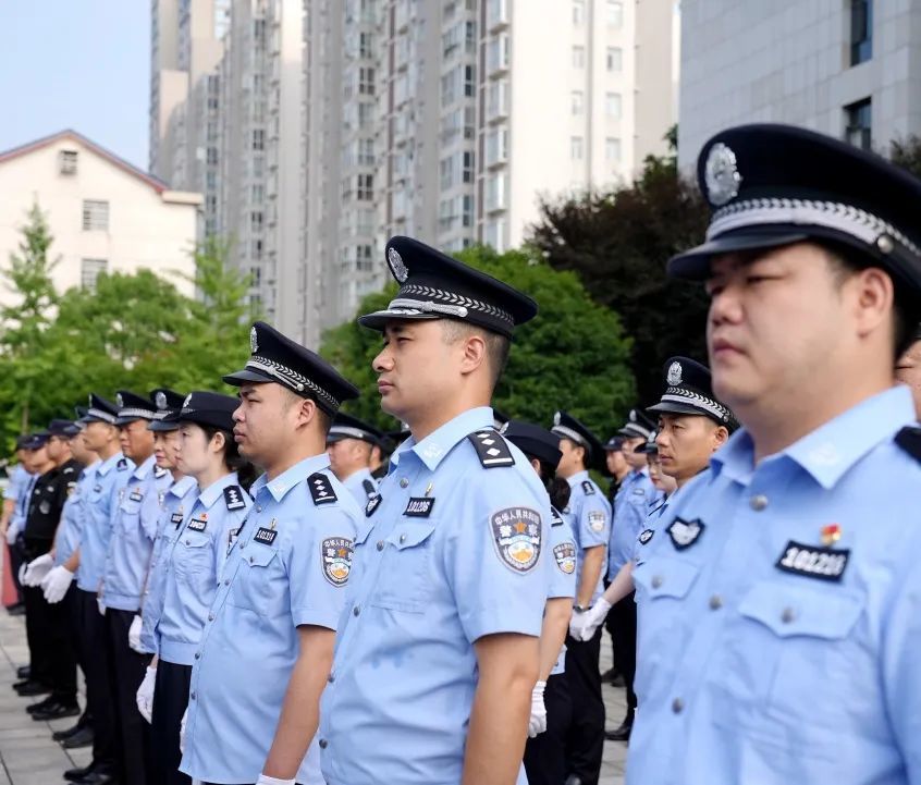 国旗下扬帆再起航武陵公安举行庆祝建党101周年七一升国旗暨光荣在党