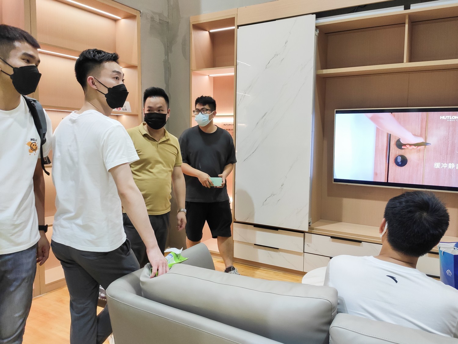 广州定制家居BOB竞猜展丨汇泰龙实力吸睛展位人潮如织！(图9)