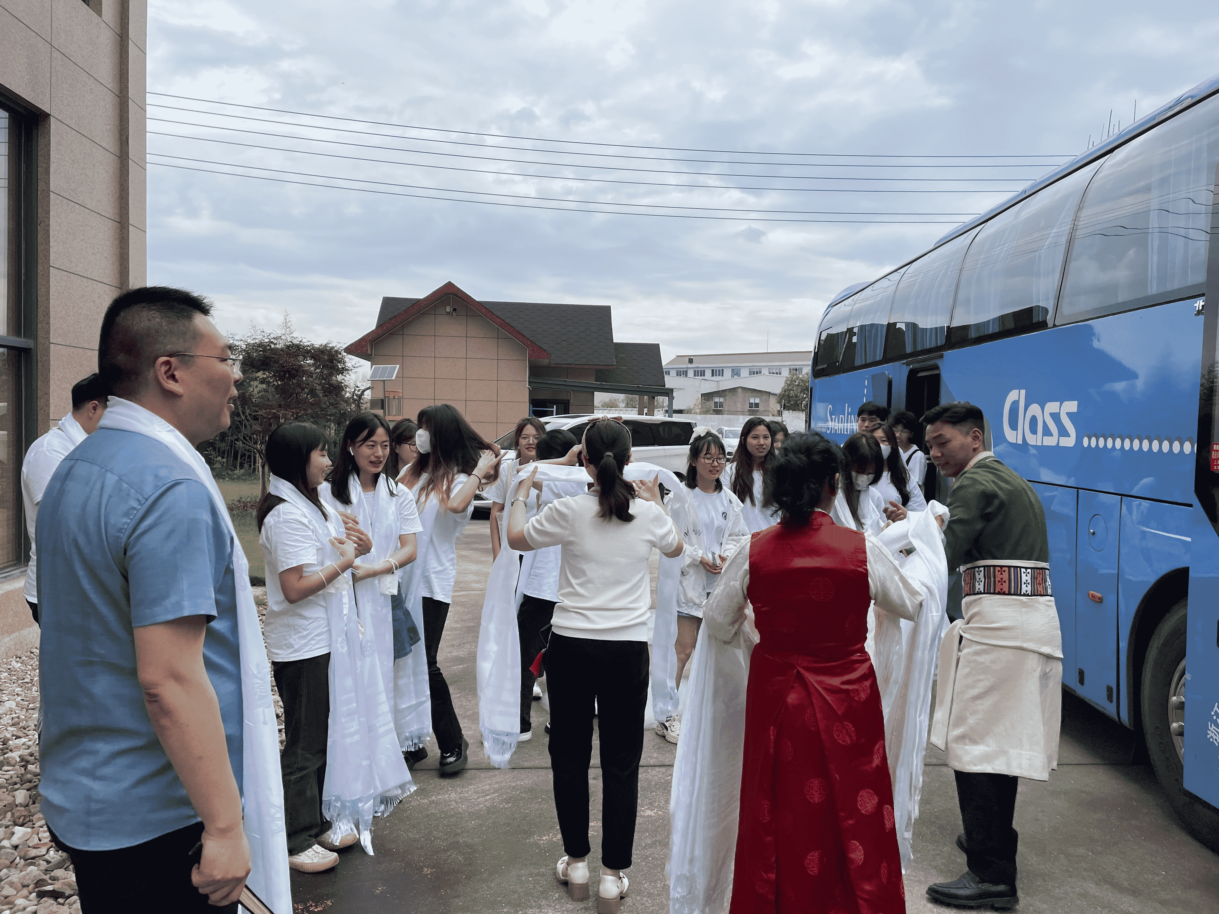台州各民族学生同心庆祝党的生日
