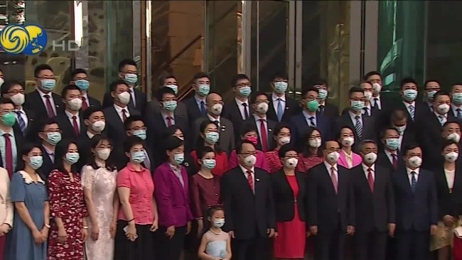 外交部驻港公署举行“七一”升旗仪式