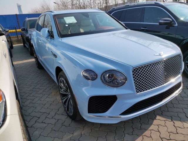 平行进口添越价格宾利添越炫蓝现车