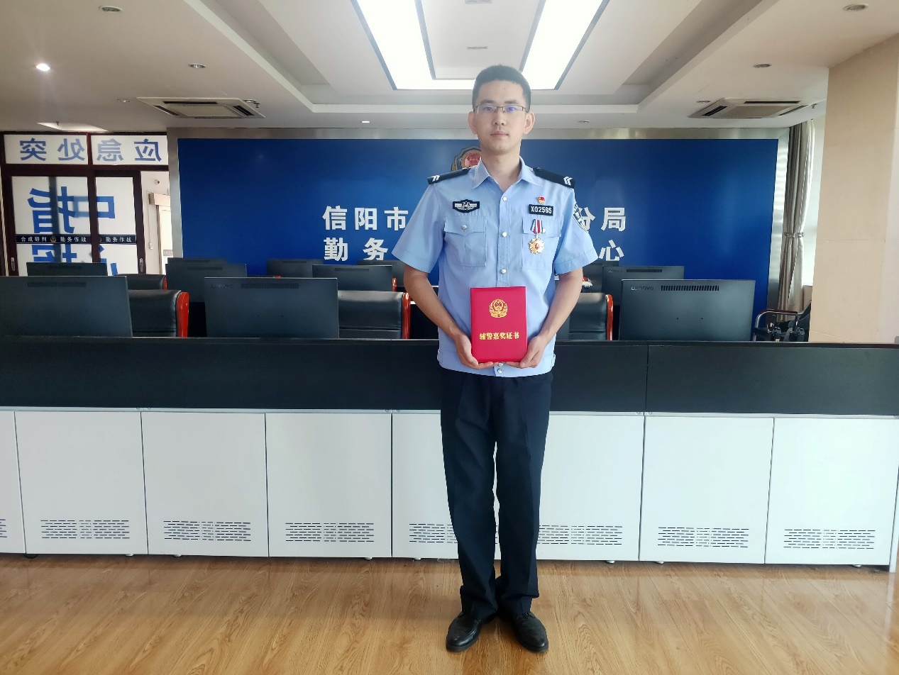 信阳市公安局平桥分局张国栋:不同肩章 同样的担当