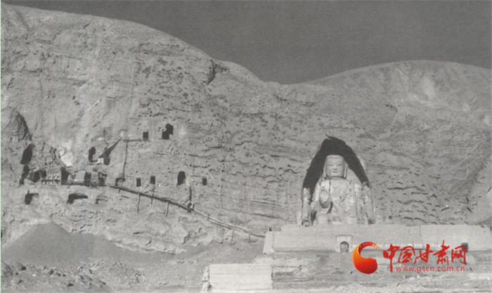 武威天梯山石窟全景（现存最早的全景照片，敦煌研究院拍摄于1959年。）