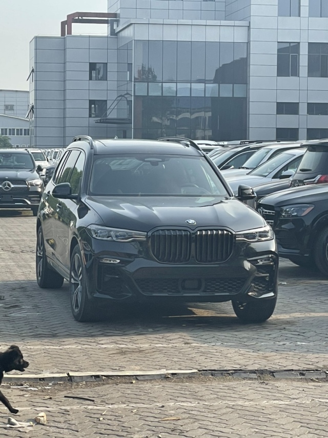 22款宝马x7m运动现车优惠数万全国上牌