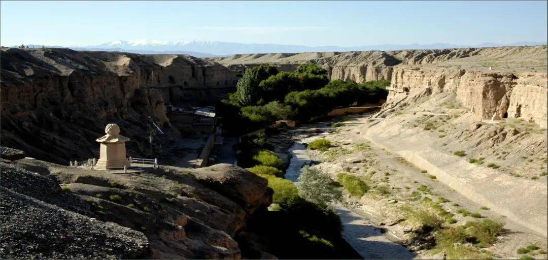 甘肃瓜州榆林窟外景