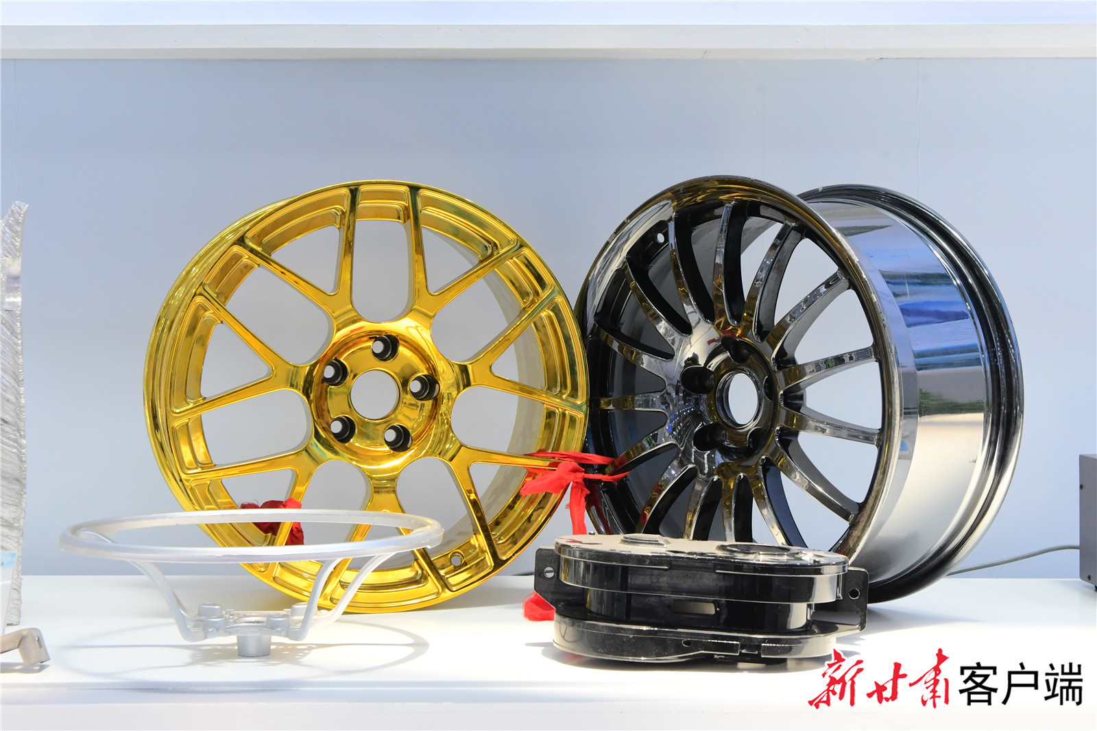 中镁通达新材料科技（北京）有限责任公司展台上的轮毂