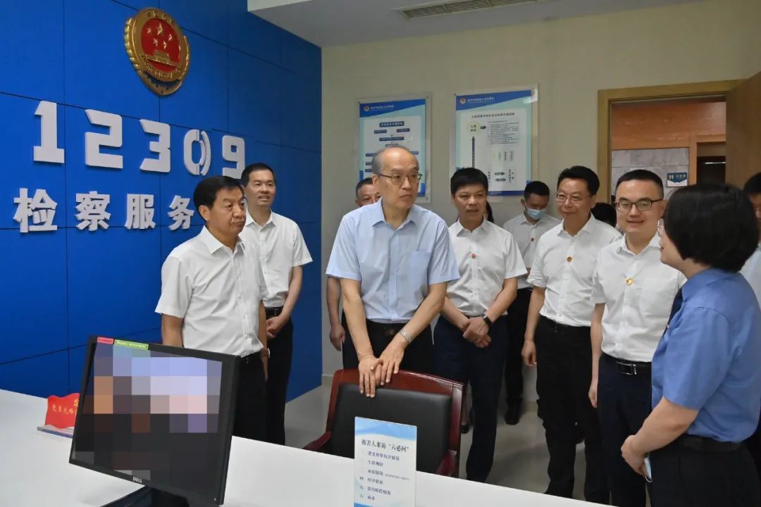 温州市瓯海区检察院将化解矛盾纠纷等工作前移,在瓯海区社会治理中心设立12309检察服务中心。