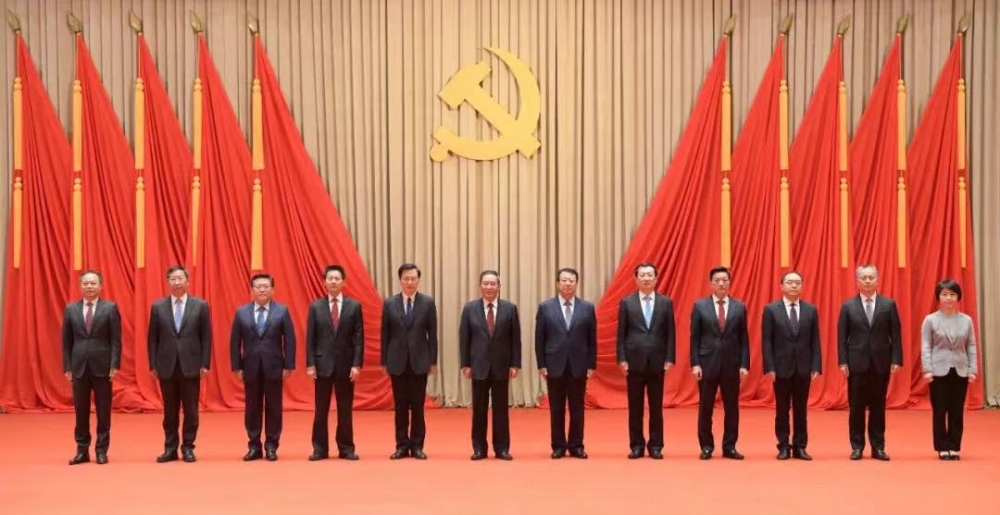 ▲6月28日，上海市新一届市委常委班子亮相。图片来源/上海发布