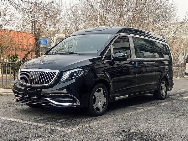 22款奔驰v250l高顶定制vs680迈巴赫版