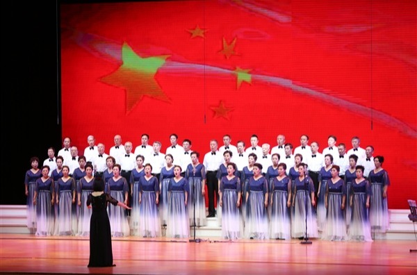 参赛代表队演唱歌曲《追寻》　晋中日报记者 杨洋 摄