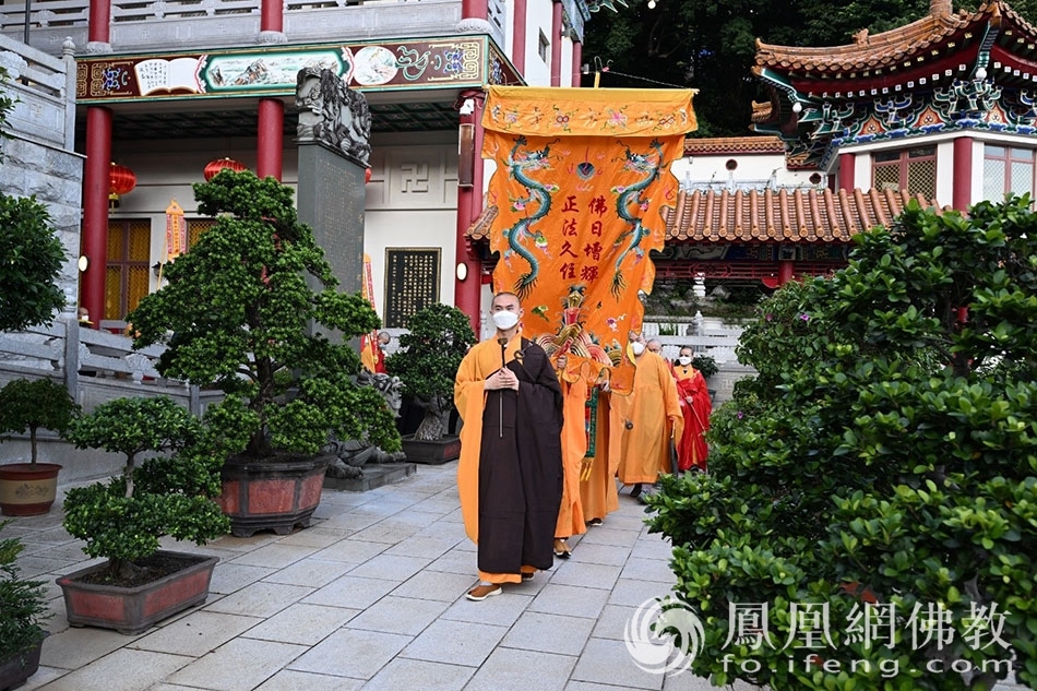 法会现场(图片来源:凤凰网佛教 摄影:香港西方寺)