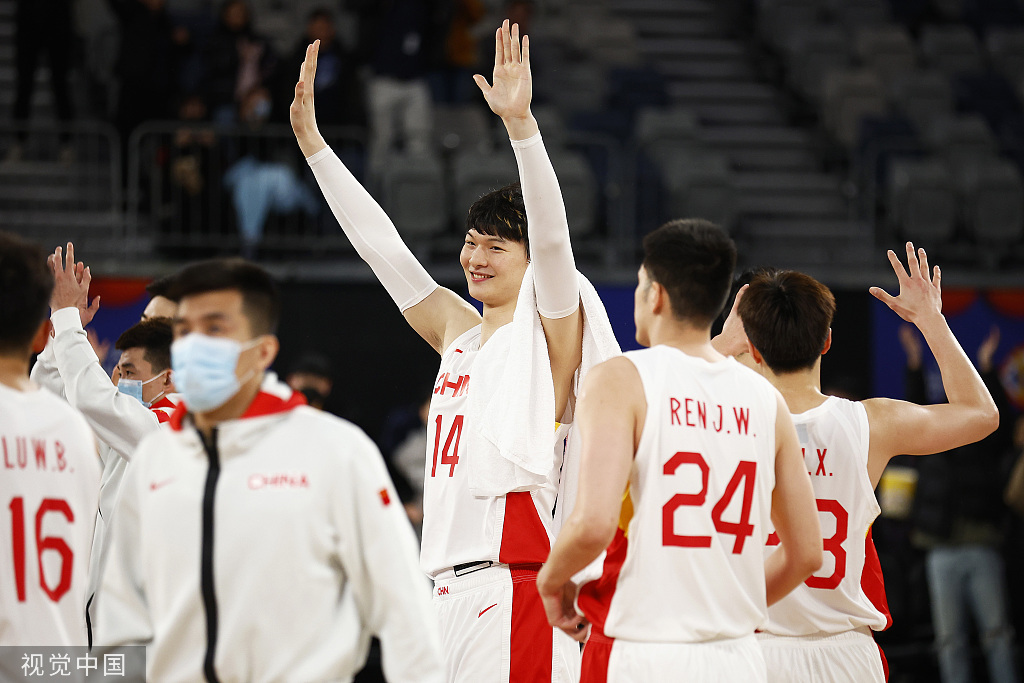 中国男篮虽然两度负于澳大利亚，但球队展现的精神值得肯定。