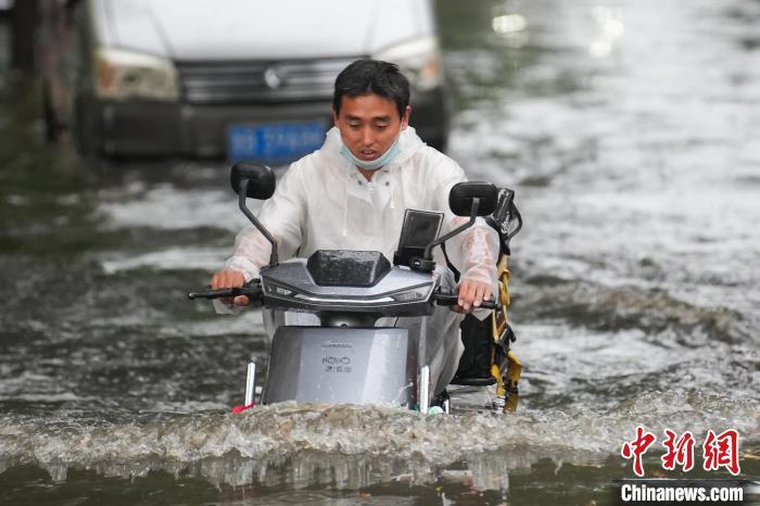 山西暴雨图片图片