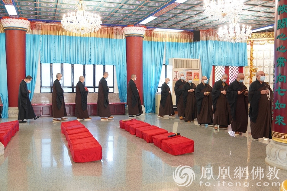 法会现场（图片来源：凤凰网佛教 摄影：香港西方寺）