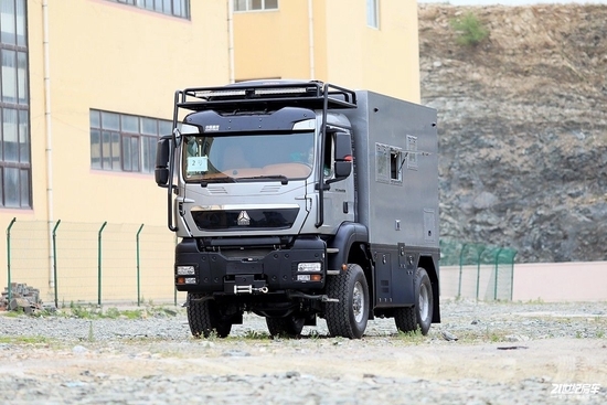 重汽汕德卡四驅越野房車售價哪裡能看車