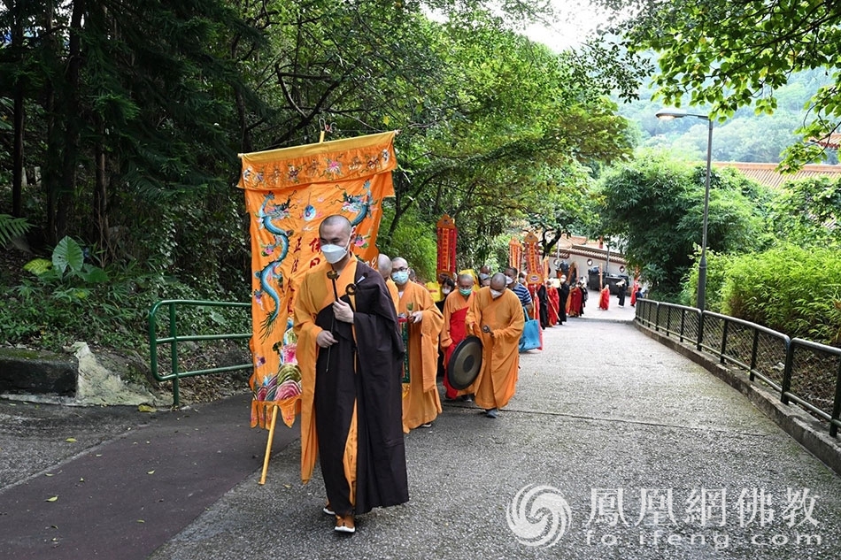 法会现场(图片来源:凤凰网佛教 摄影:香港西方寺)