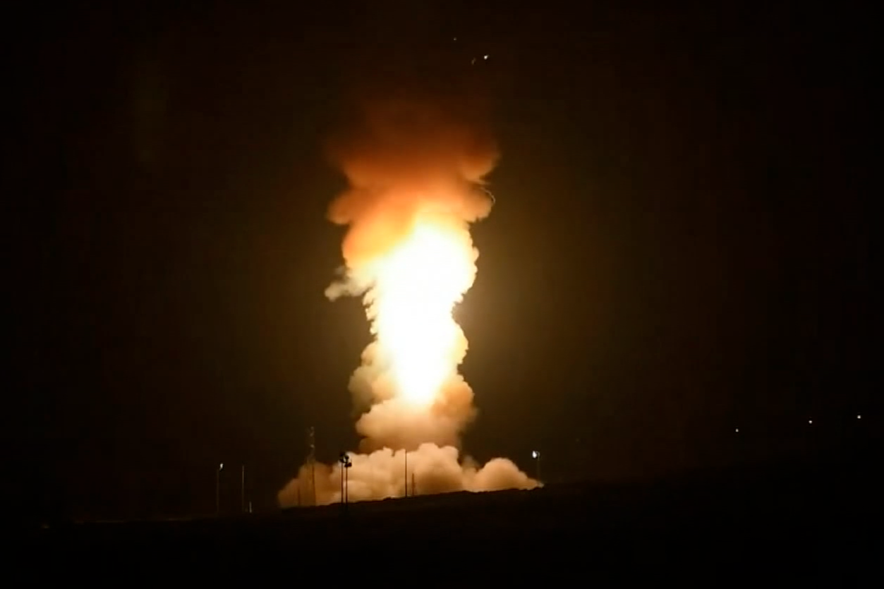 美军一火箭发射11秒后爆炸