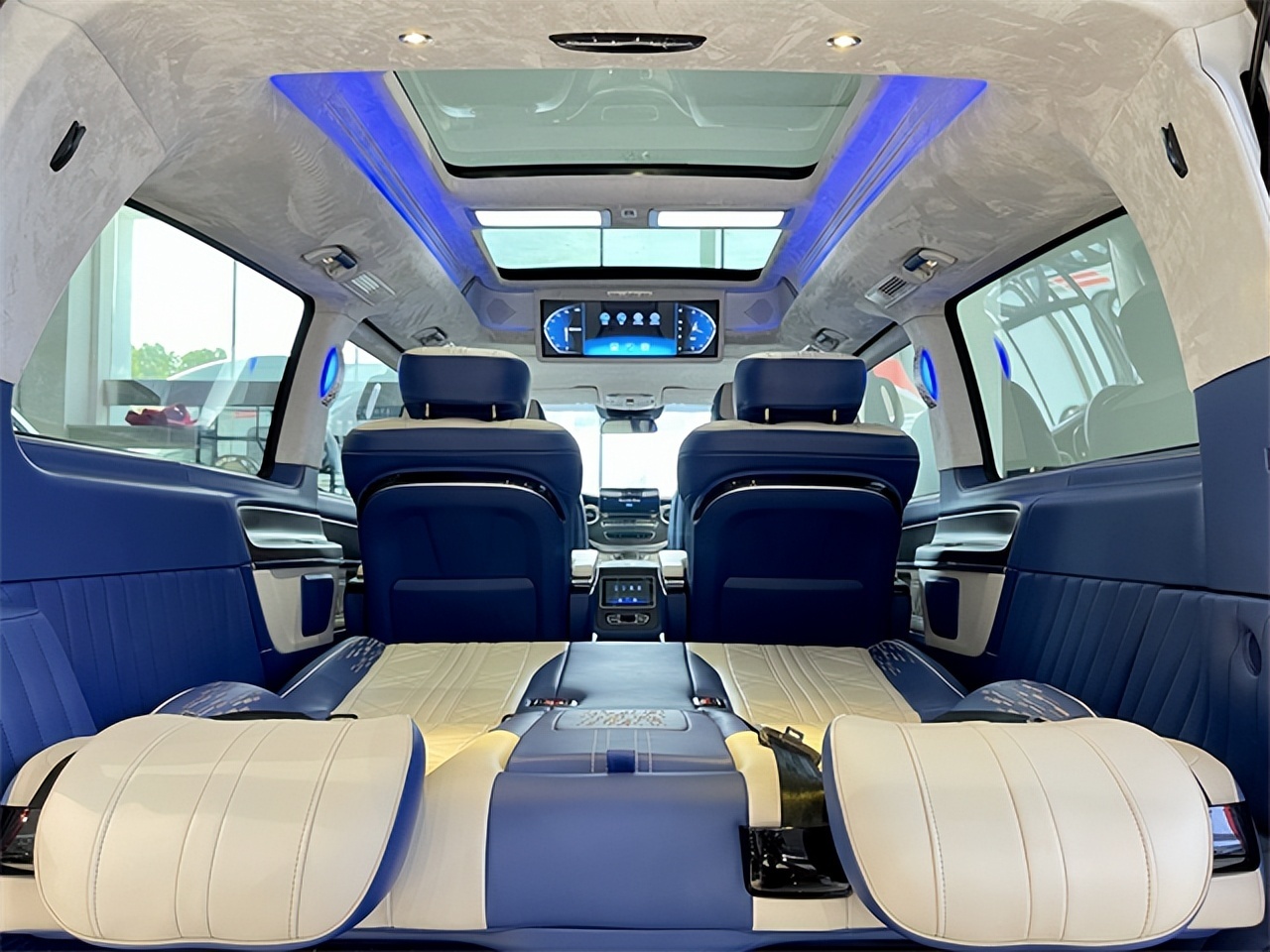 奔驰V260L高顶定制‘巴赫G大调’款七座商务车，奢华与艺术并存