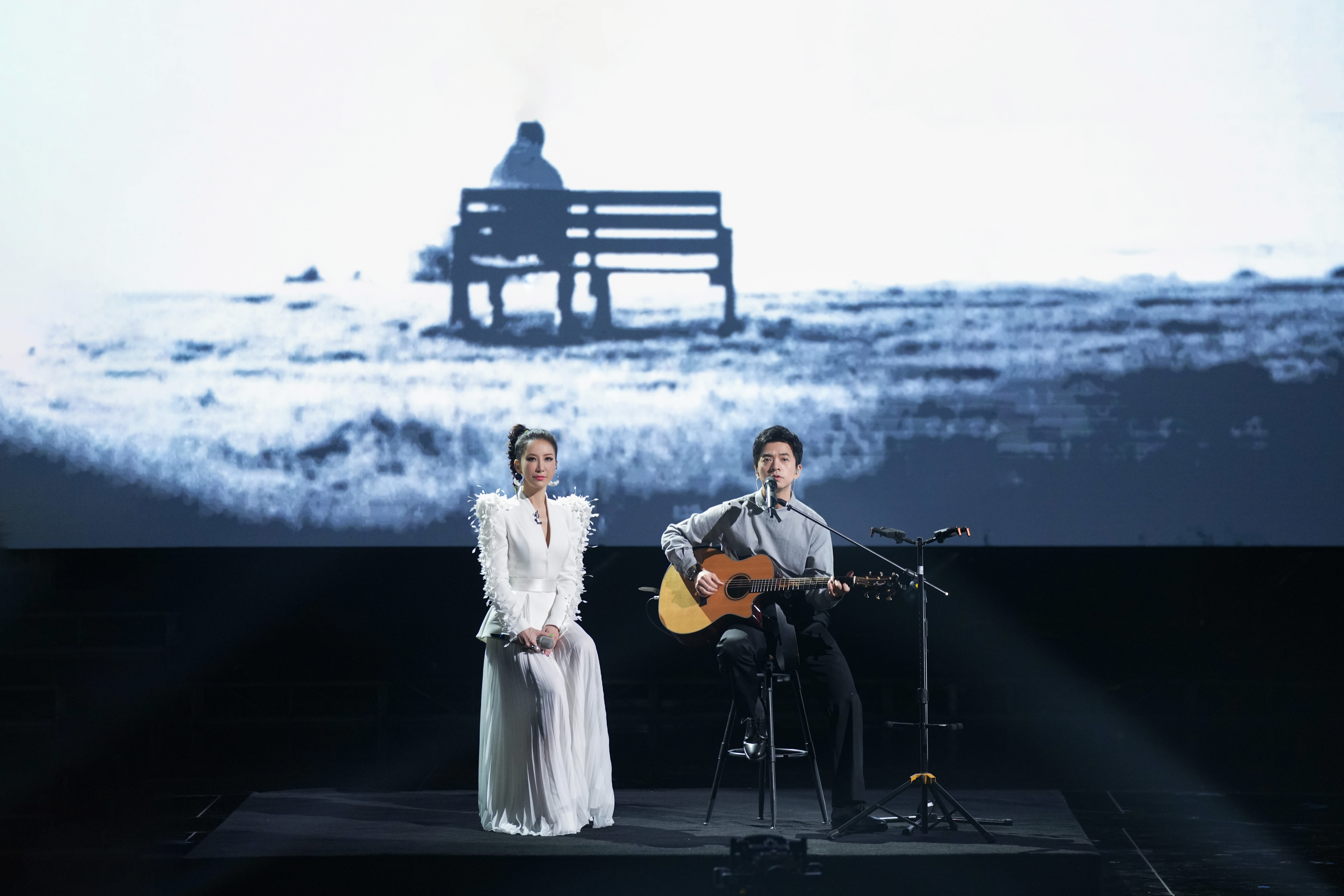 李玟在《声生不息》的舞台上，与李健搭档合作《一生何求》。 节目组供图