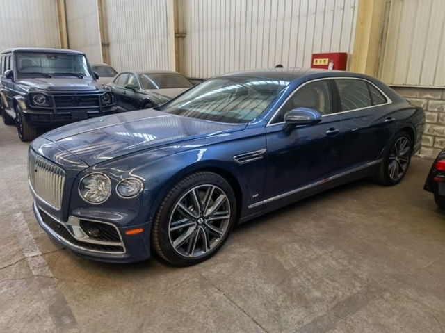 22款宾利飞驰蓝/卡其墨蓝港口现车特价_凤凰网汽车_凤凰网