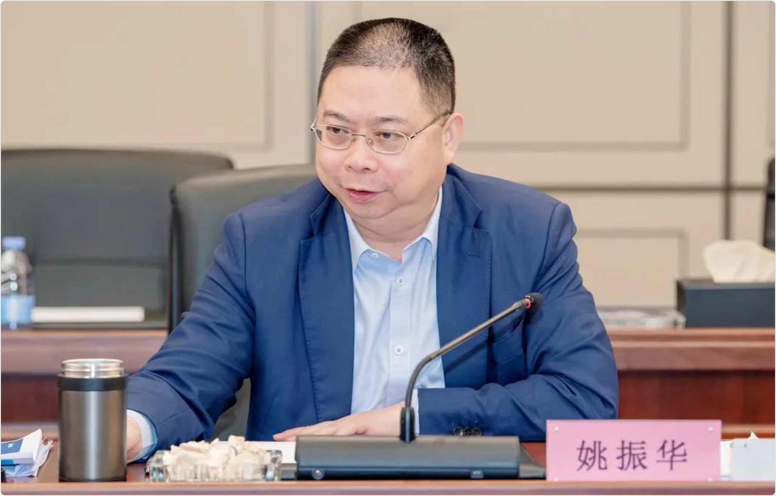 风暴眼|姚振华被约谈,前海人寿成“三无公司”,宝能到底怎么了?