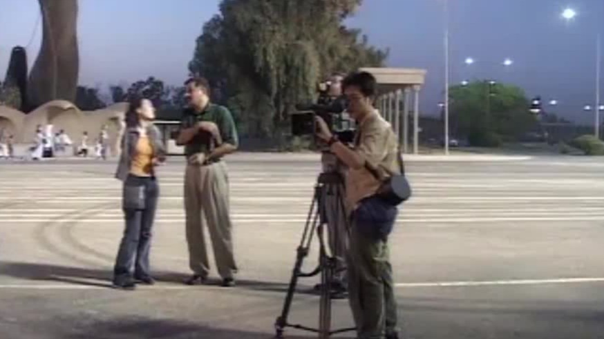 2002年巴格达市的管控异常严格，曾有英国记者违规拍摄总统府被判处死刑