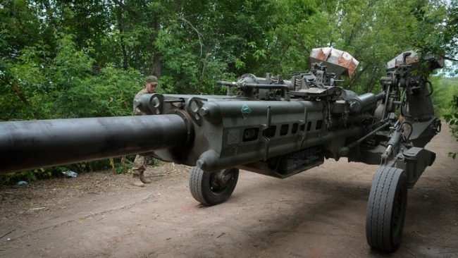 感谢“运输大队长” 卢甘斯克武装缴获美制M777榴弹炮